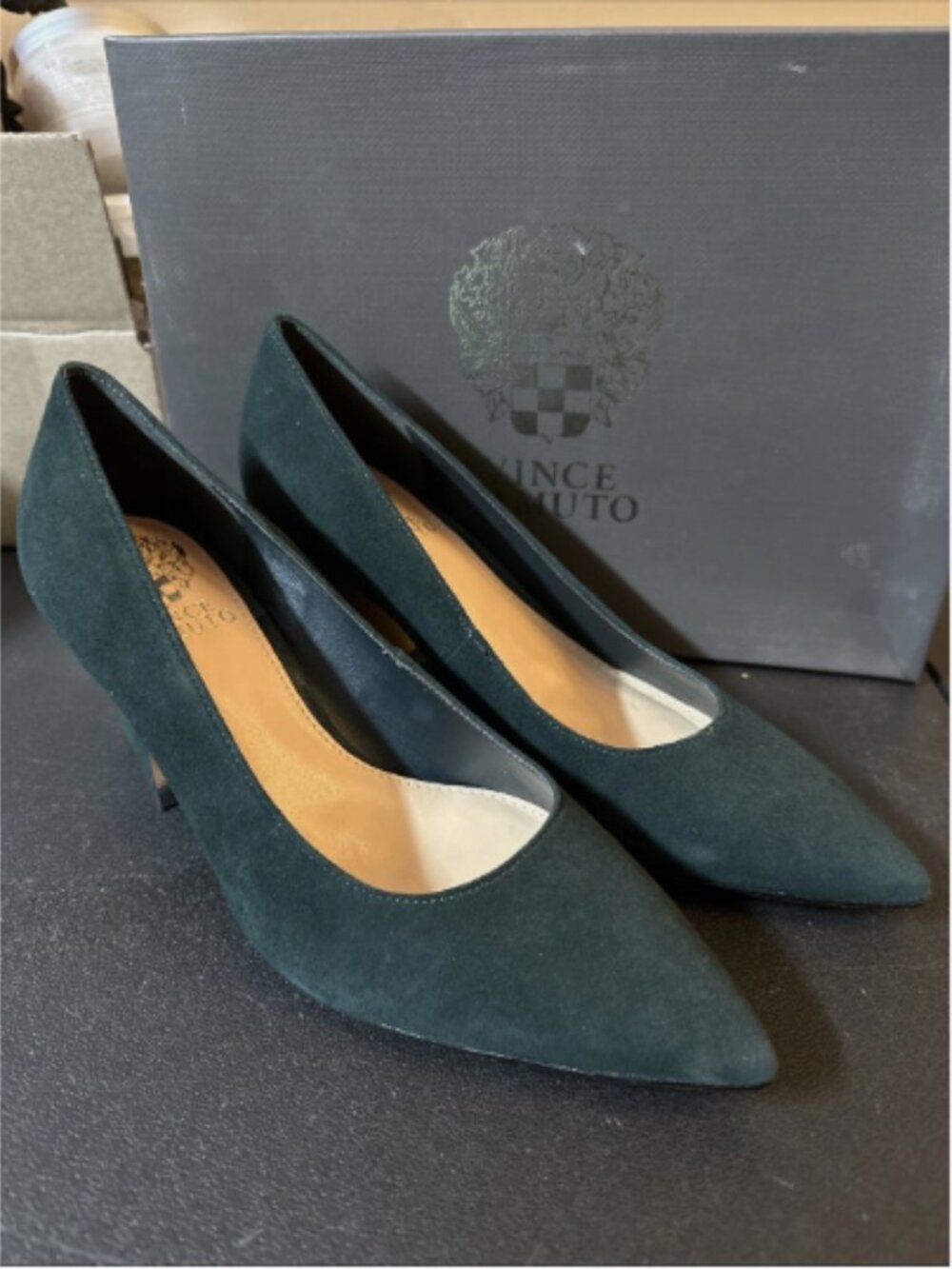 Vince Camuto Suede Pump-Halienda-Evergreen-10M-NEW-A659435